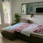 Vakantiehuis House - 2m From - Three Bedroom House Starigrad Paklenica