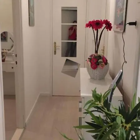 House - 2m From - Three Bedroom House