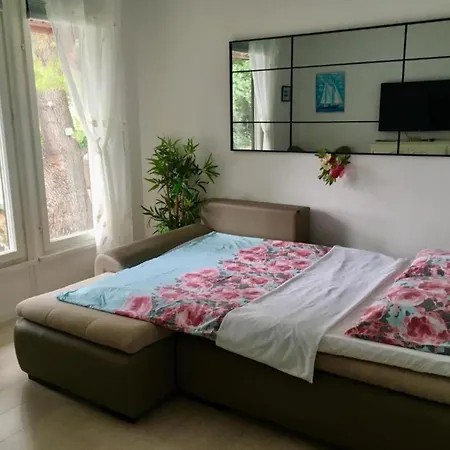 Semesterbostad House - 2m From - Three Bedroom House Starigrad Paklenica