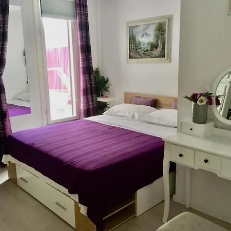 House - 2m From - Three Bedroom House * Starigrad Paklenica