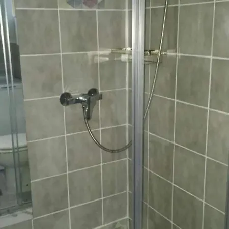 House - 2m From - Three Bedroom House Semesterbostad Starigrad Paklenica
