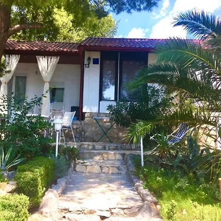 House - 2m From - Three Bedroom House Semesterbostad Starigrad Paklenica