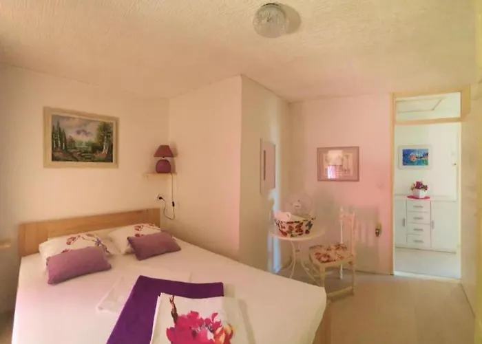 Semesterbostad House - 2m From - Three Bedroom House *