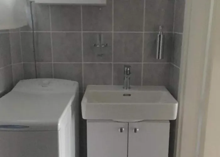 Semesterbostad House - 2m From - Three Bedroom House *