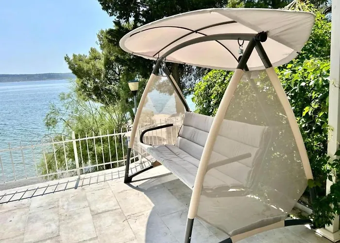 Semesterbostad House - 2m From - Three Bedroom House *