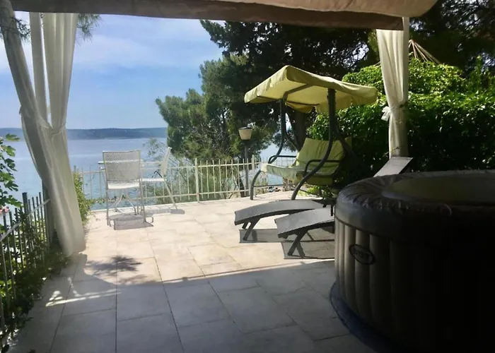 House - 2m From - Three Bedroom House Starigrad Paklenica