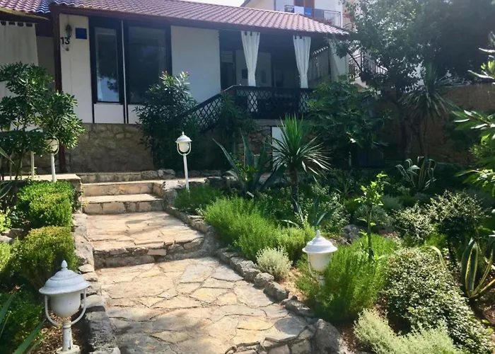 House - 2m From - Three Bedroom House *