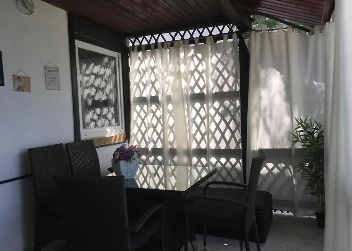 House - 2m From - Three Bedroom House *